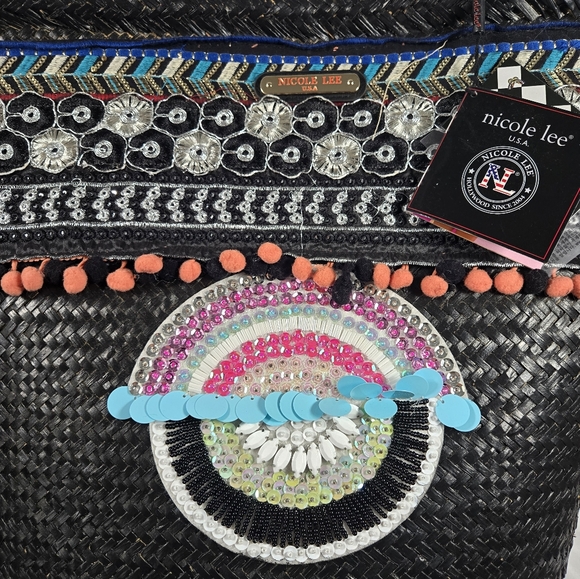 Nicole Lee - Picture 4 of 5